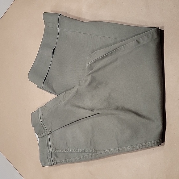 J. Crew Pants - J. Crew Size 4, Army Green, Wide Leg, Pleated Front Pants, Gently Used Condition